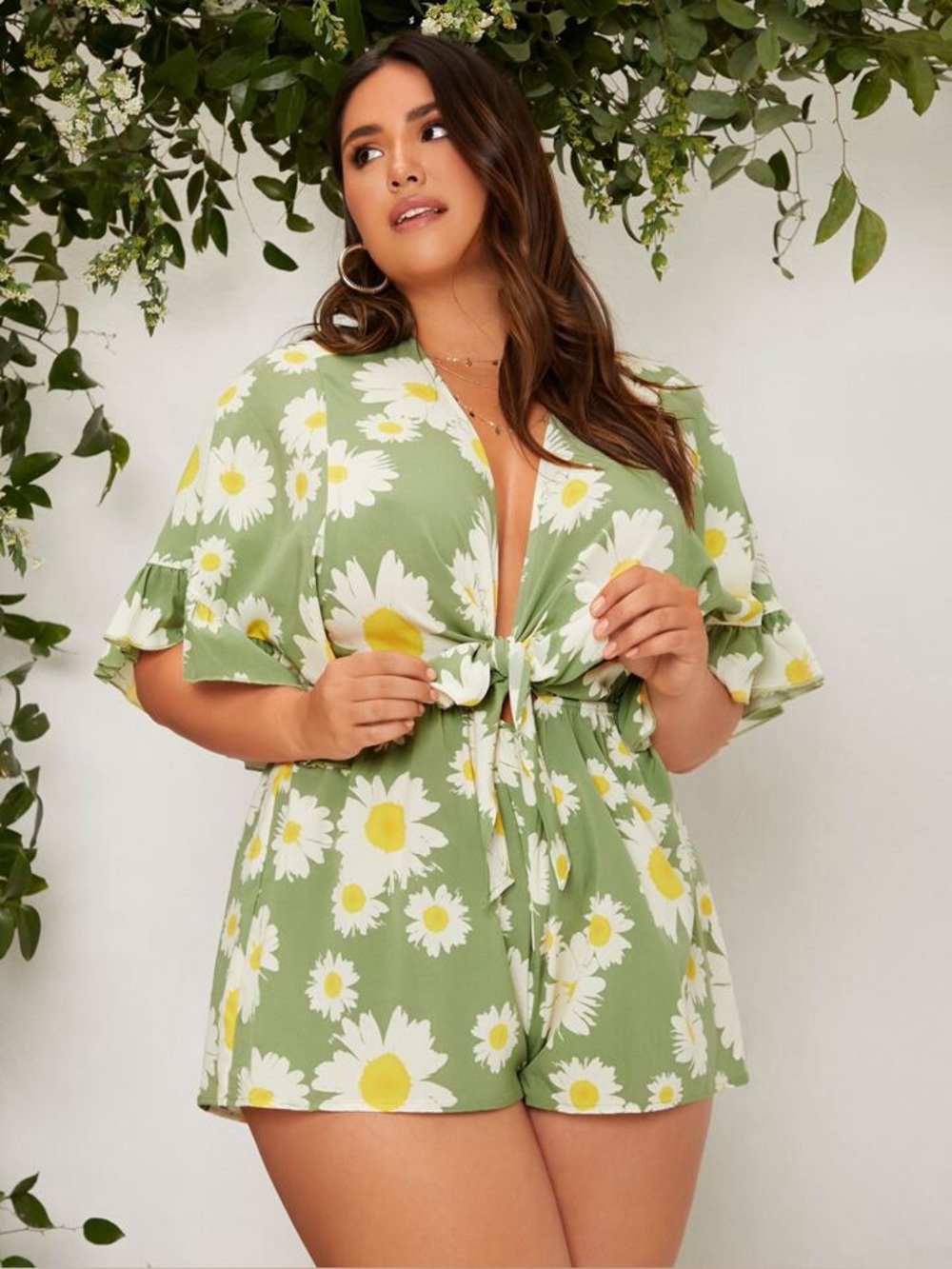 Shein Floral Romper 95% Poly, 5% Elastine. Size: 1XL